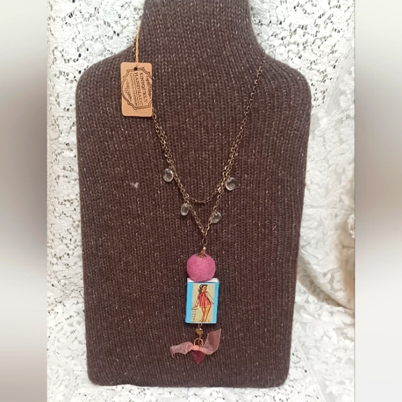 Handmade Necklace: - Picture 4 of 8